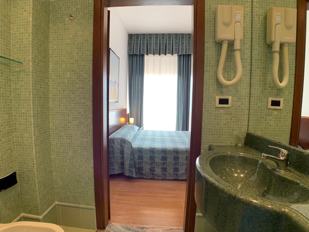 Single Room Balcony,1006440601:JPEG