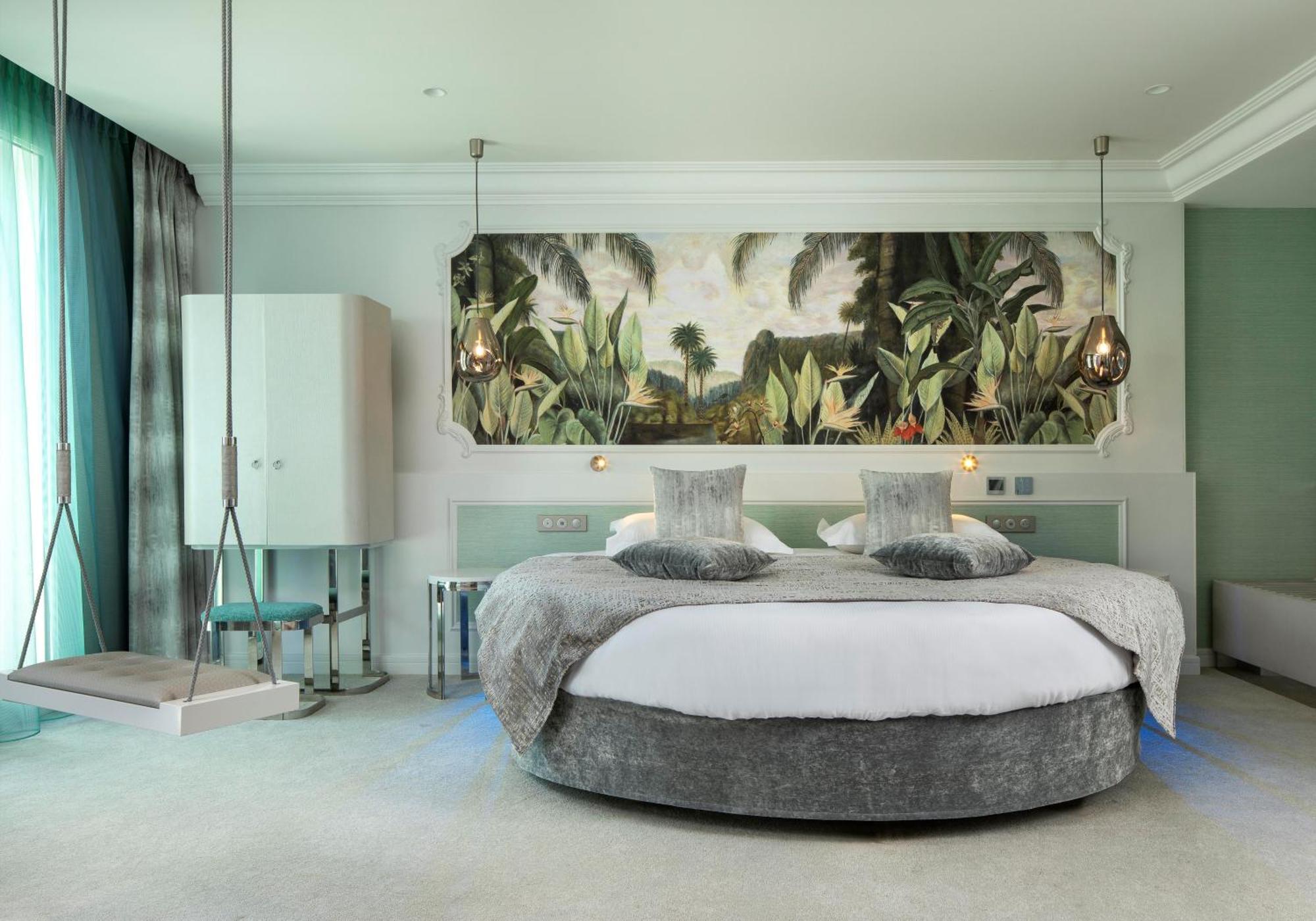 Camera Luxury – Stravagante con Jacuzzi e Balcone