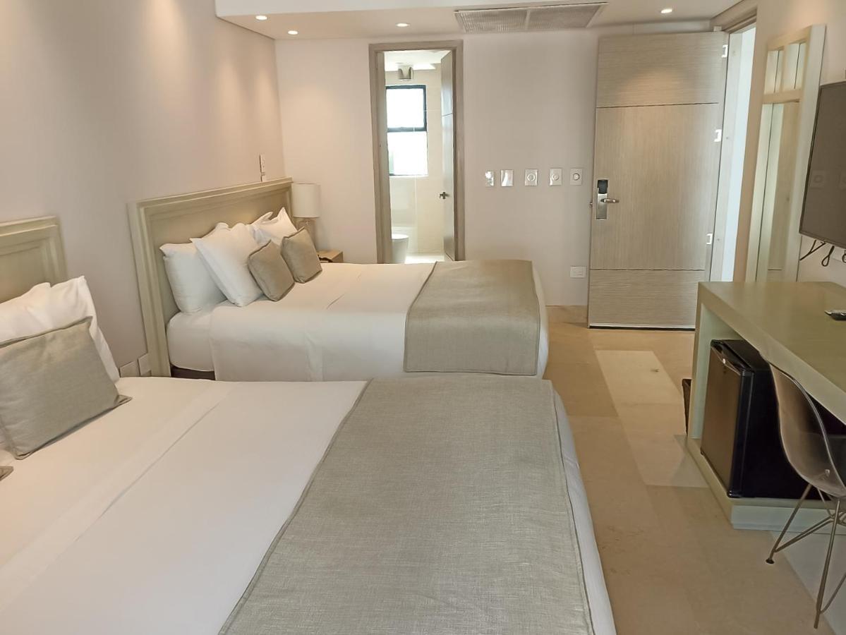 Habitación con 2 camas grandes