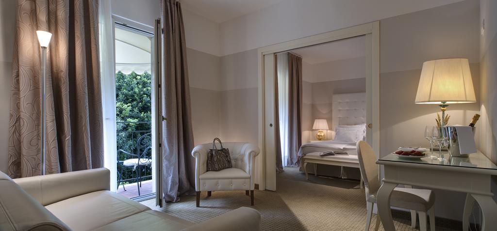 Suite Balcony,1592882474:JPEG