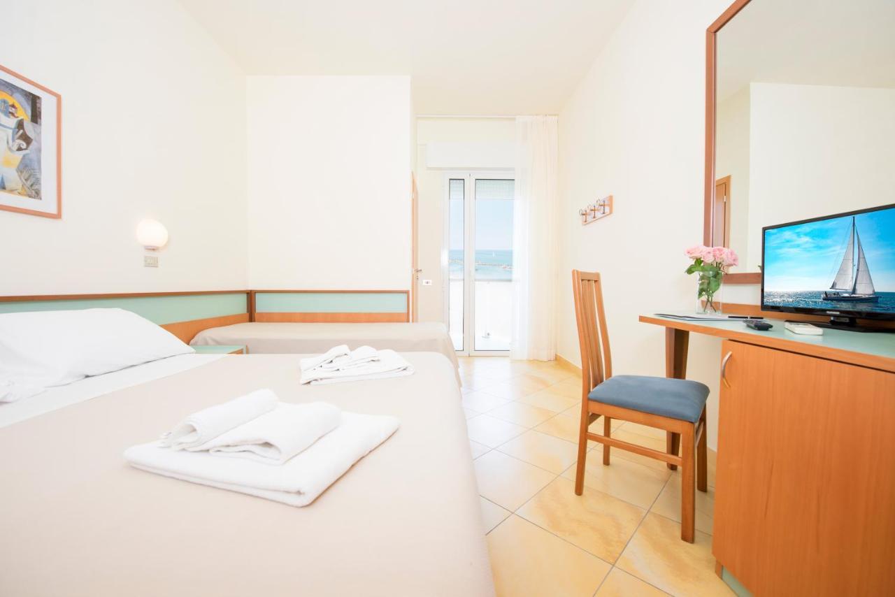 Camera Tripla Standard con Vista Mare