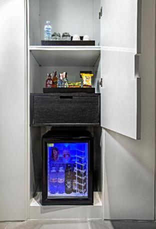 Executive Room,1559706760:JPEG