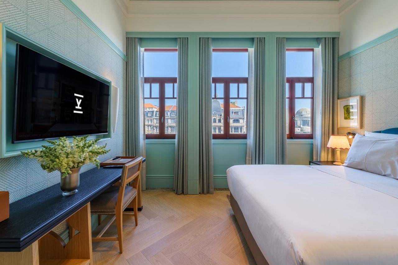 Habitación Doble con vistas a la avenida de los Aliados