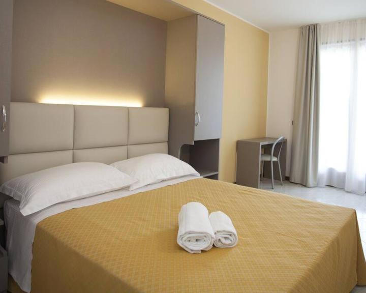 Basic Double Room Terrace,1363502624:JPEG