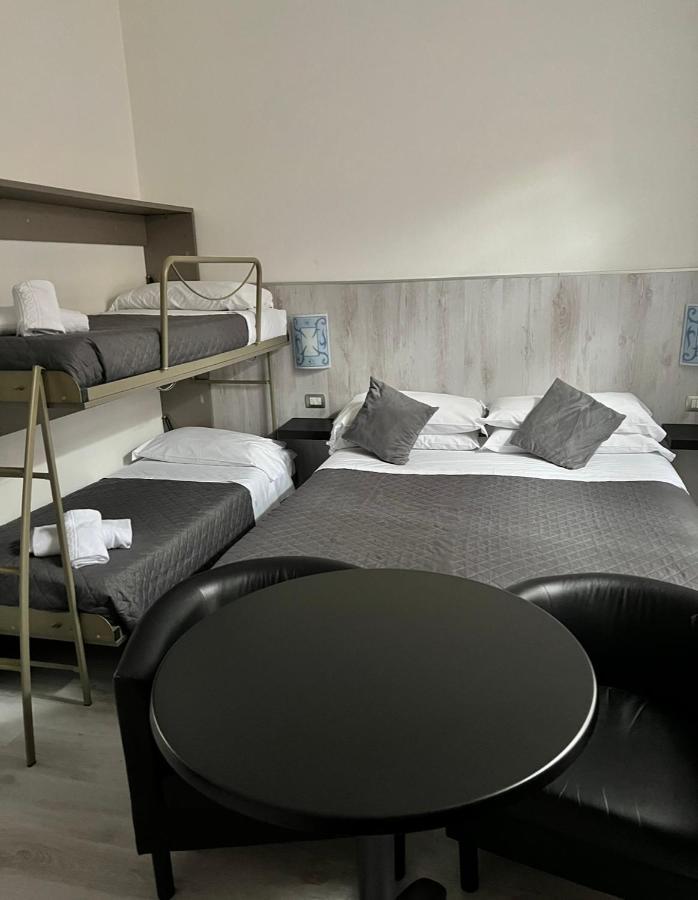 Quadruple Room,1382510957:JPEG