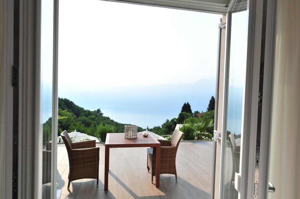 Suite con Vista Lago 14