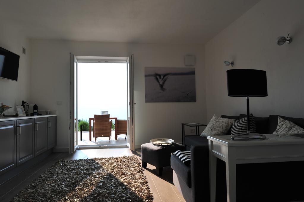 Suite con Vista Lago 11