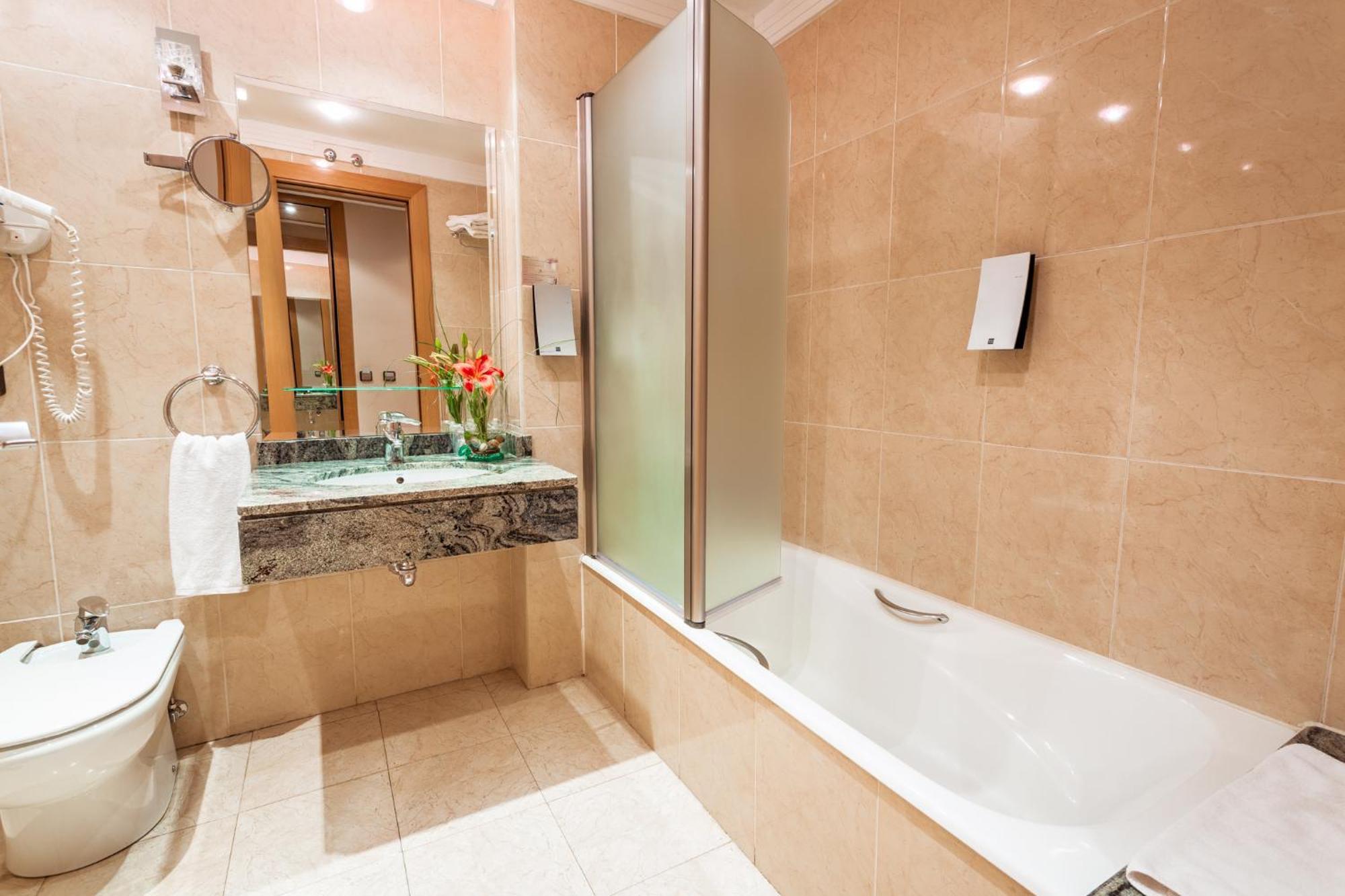 Habitación Doble (1-2 adultos)