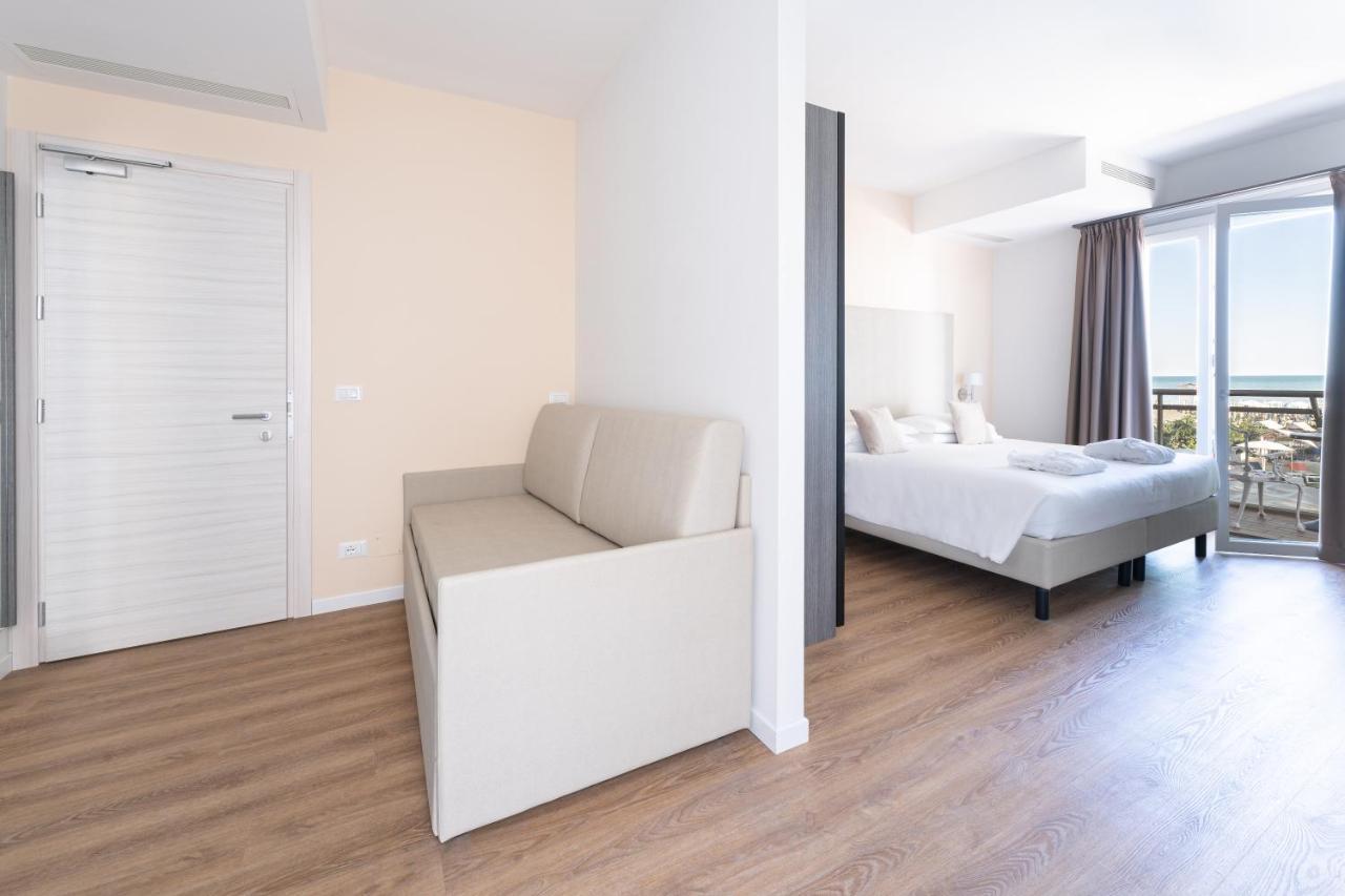 Junior Suite Superior con Balcone e Vista Mare