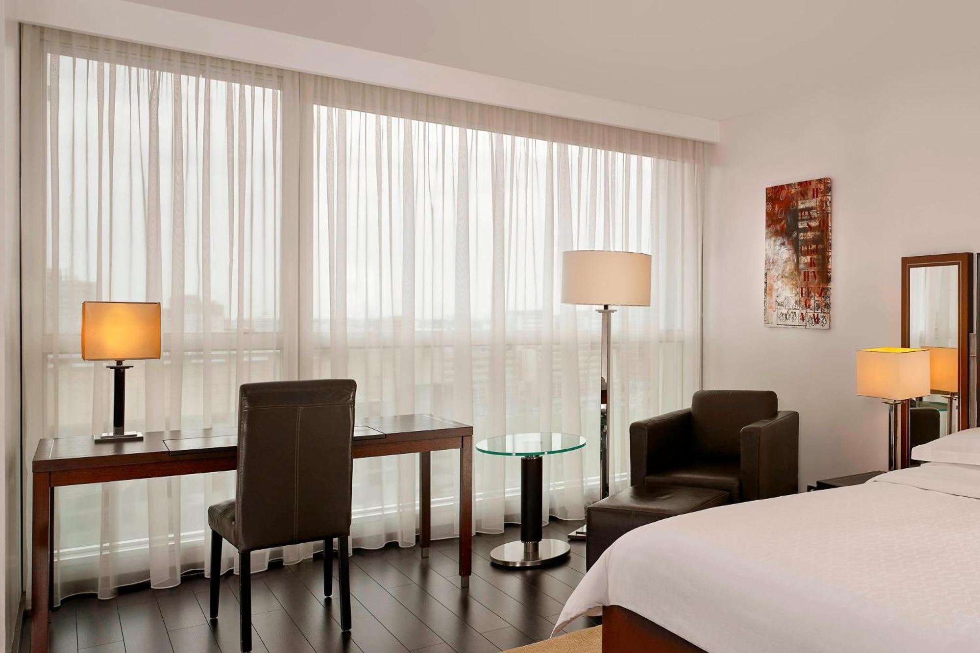 Habitación Deluxe Premium con 1 cama grande - Planta intermedia
