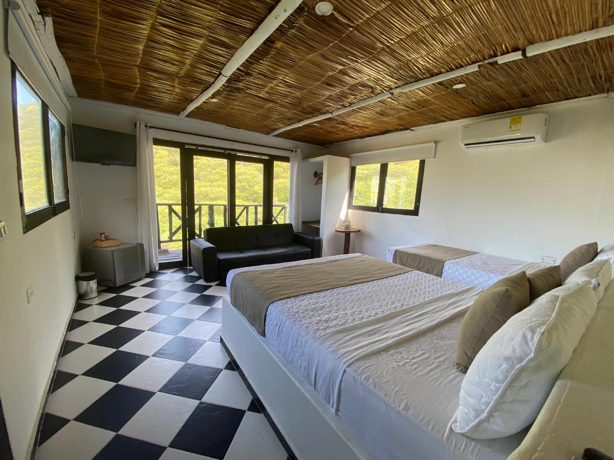 Habitación Cuádruple con balcón