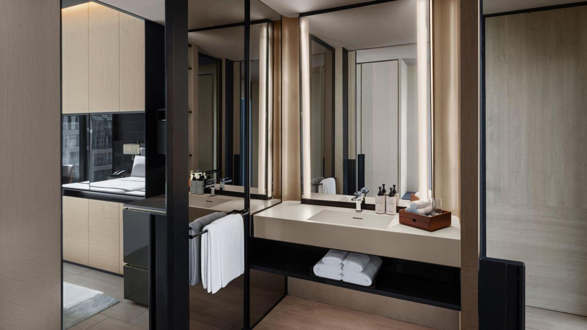 Classic Twin Room - Club Lounge Access