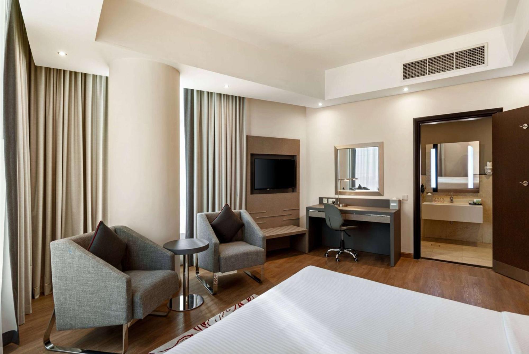 1 King Bed Mobility Accessible Room Walk Shower Non-Smoking,1541791309:JPEG
