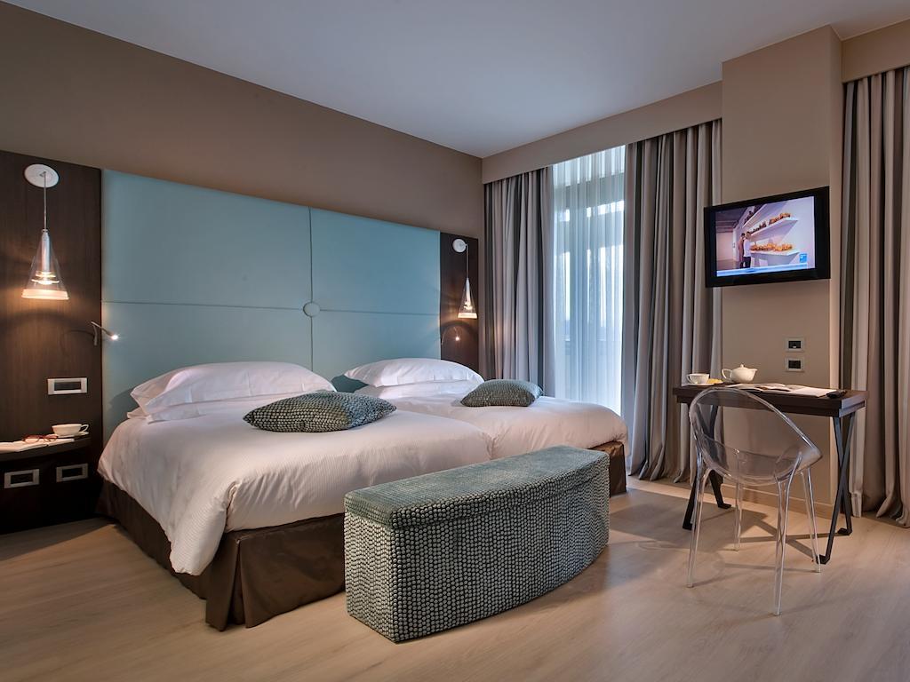 Standard Double or Twin Room,932249296:JPEG
