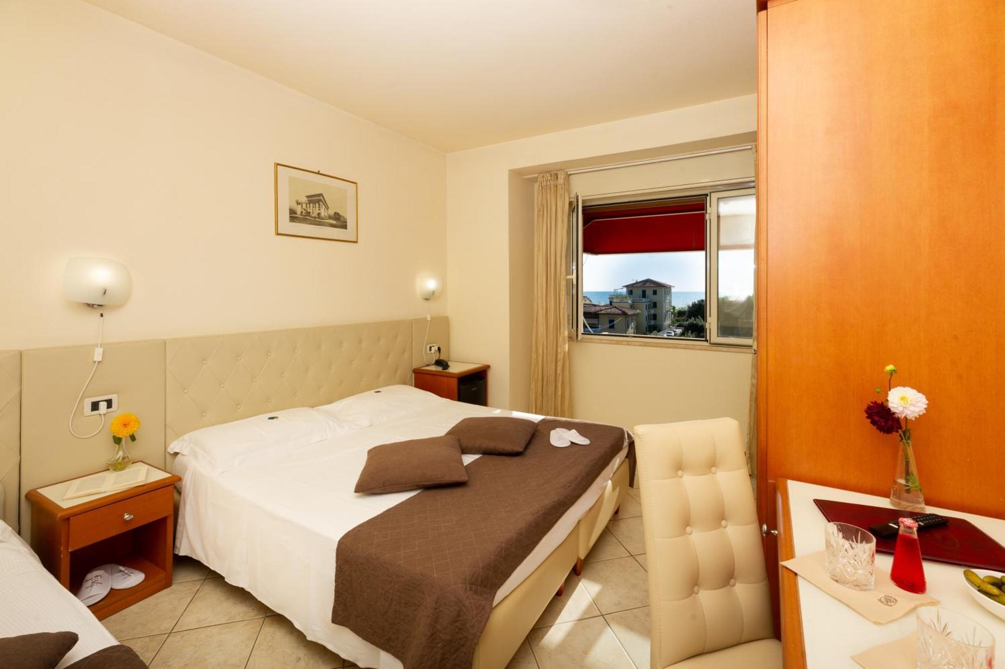 Basic Triple Room,1387714646:JPEG