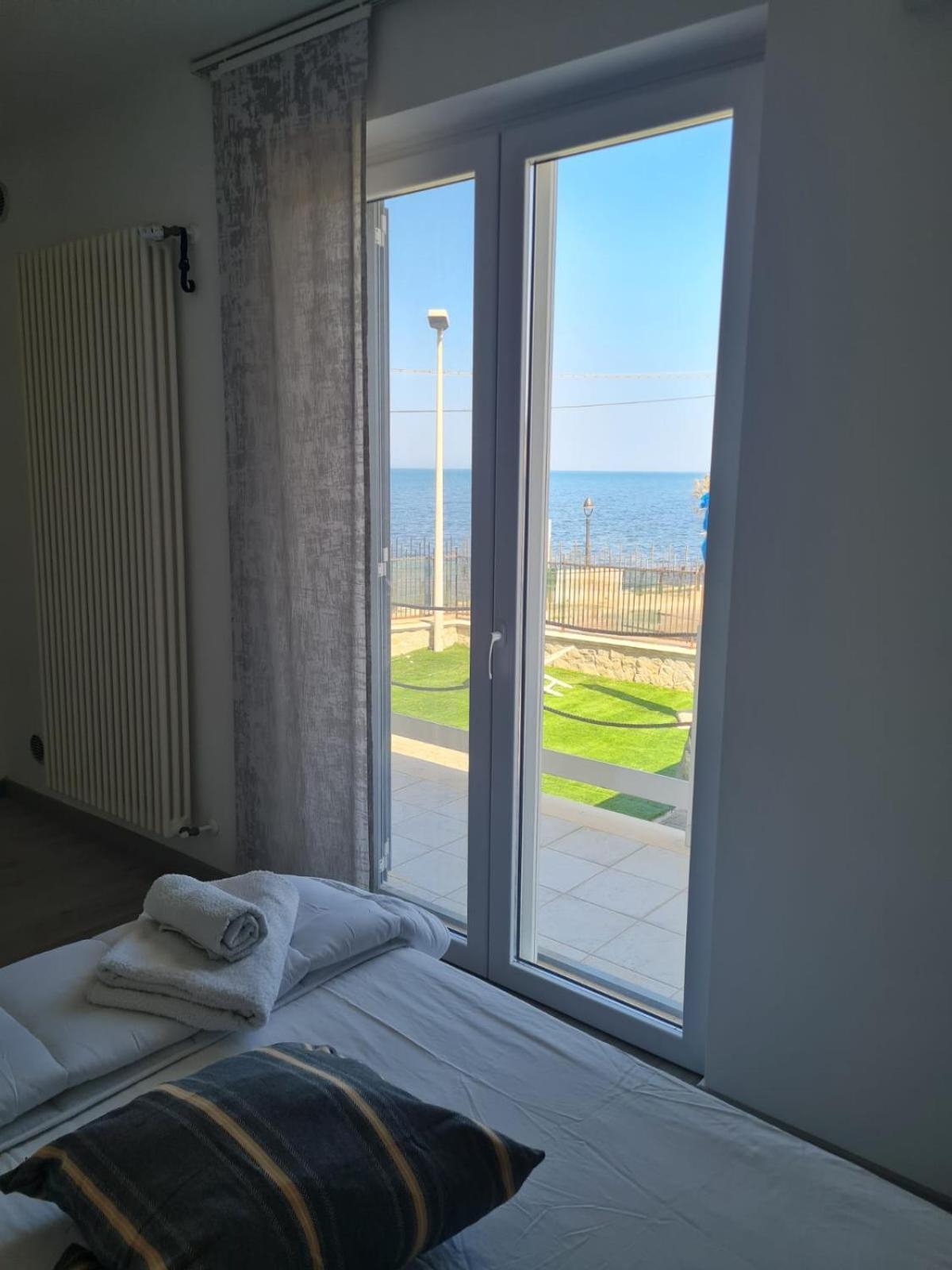 Deluxe Double Room Balcony Sea View,1572861905:JPEG