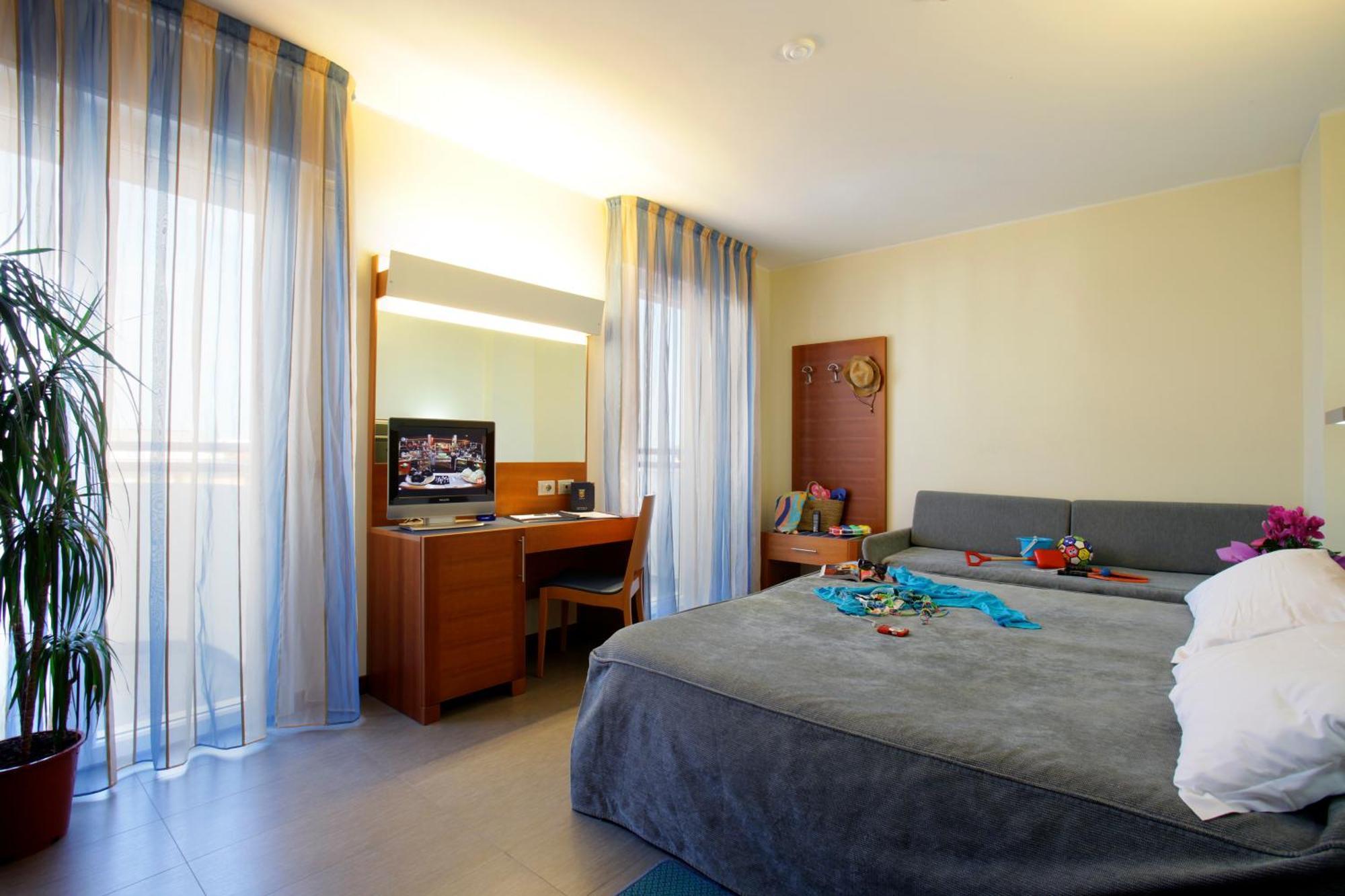 Triple Room,999752235:JPEG
