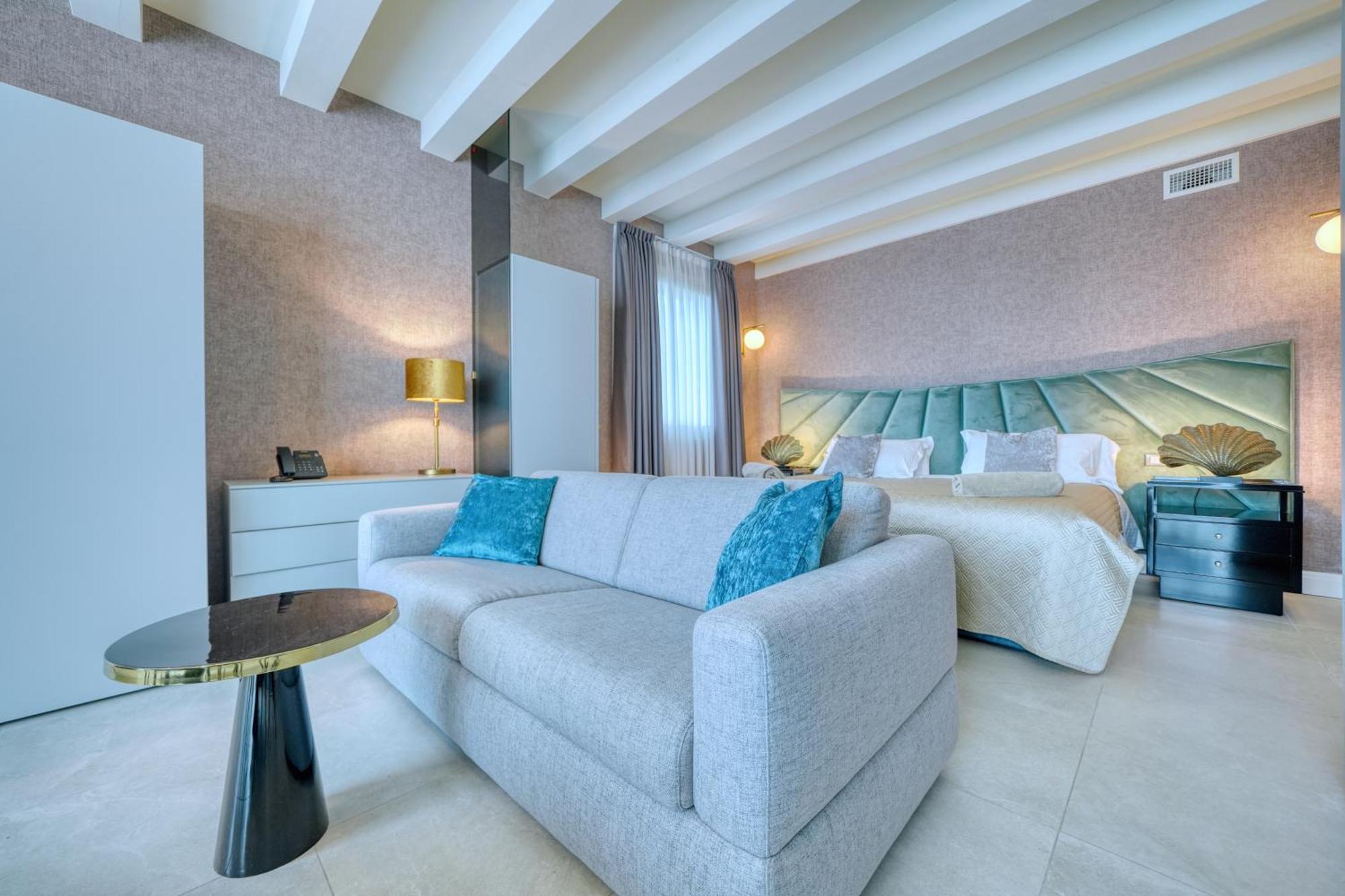 Suite con Vasca Idromassaggio e Vista Lago