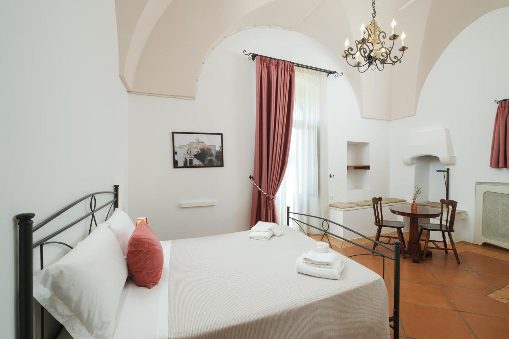 Deluxe Double Room,1588454151:JPEG
