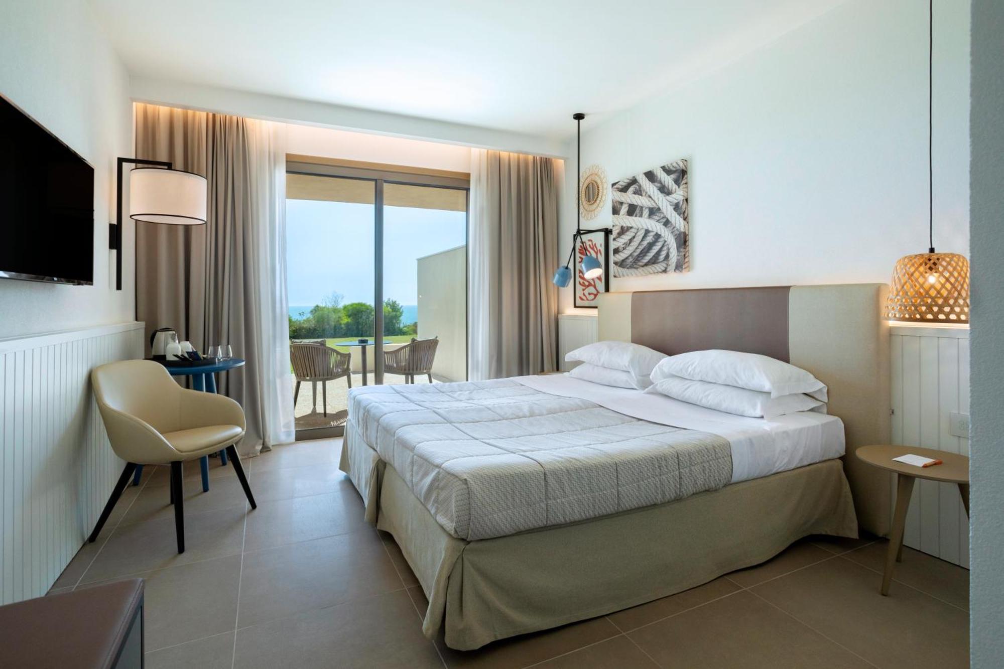 Classic Double Room Sea View,1611066309:JPEG