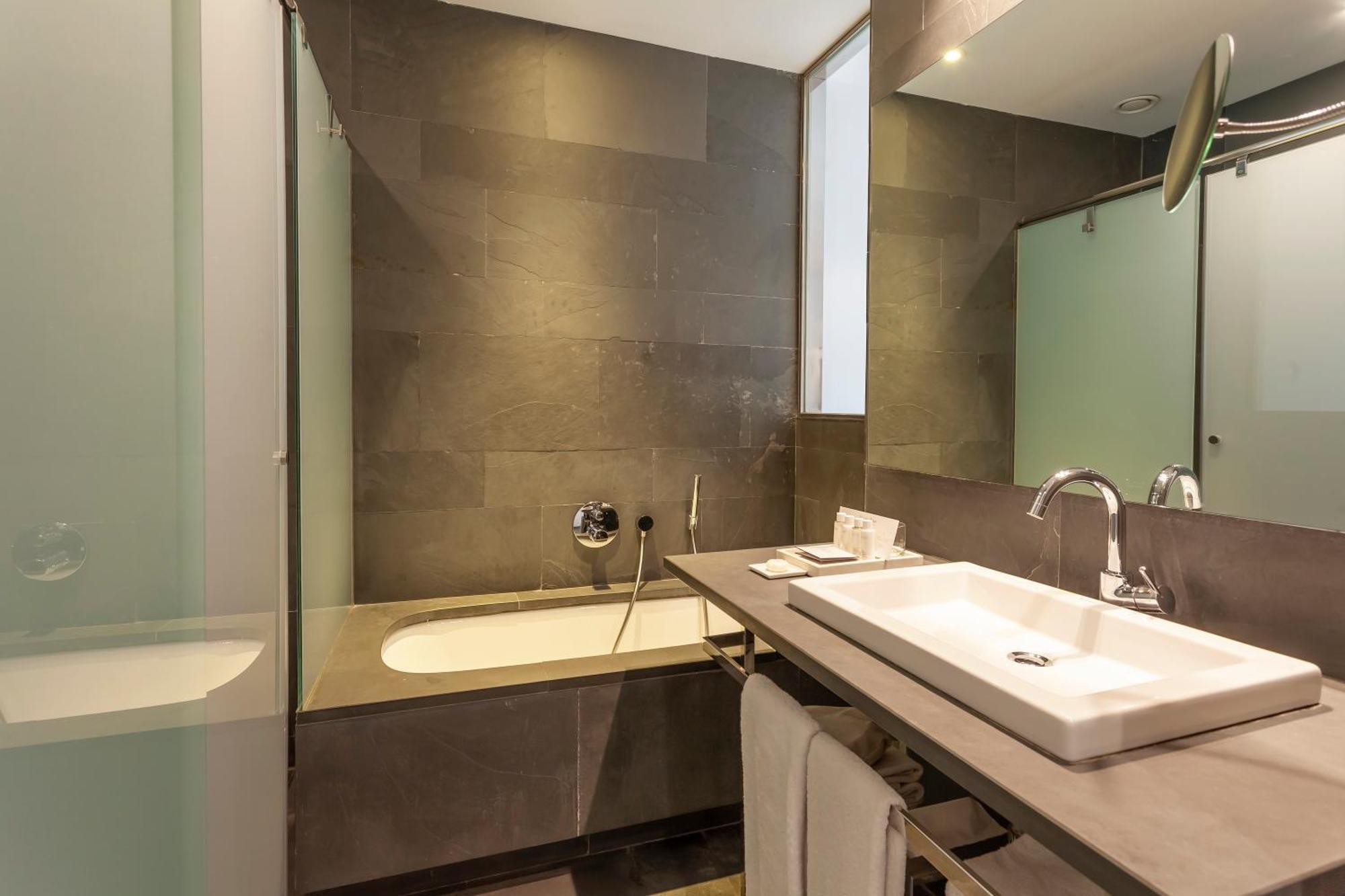 Appartamento con 2 Camere da Letto e Terrazza
