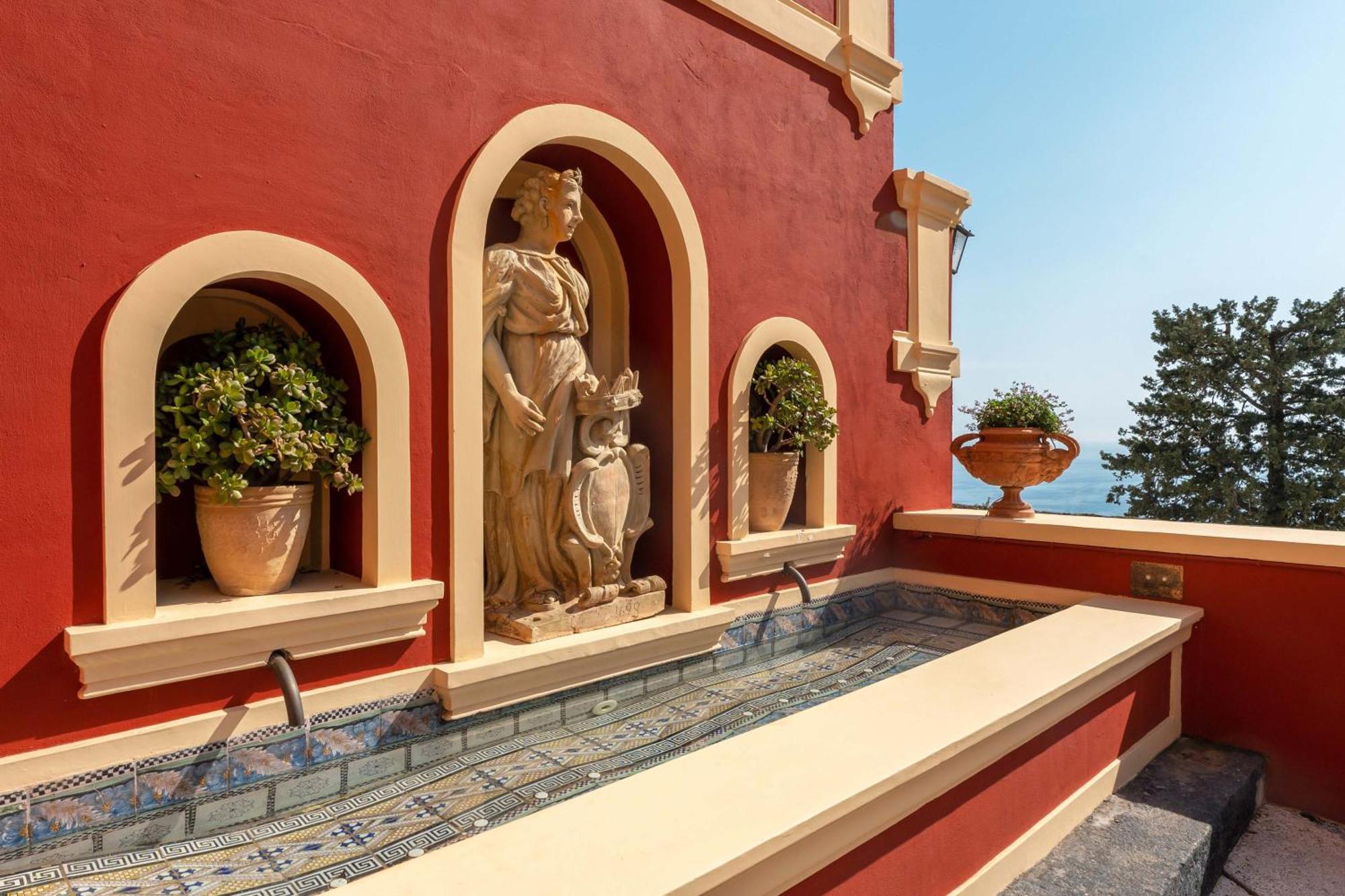Villa Deluxe