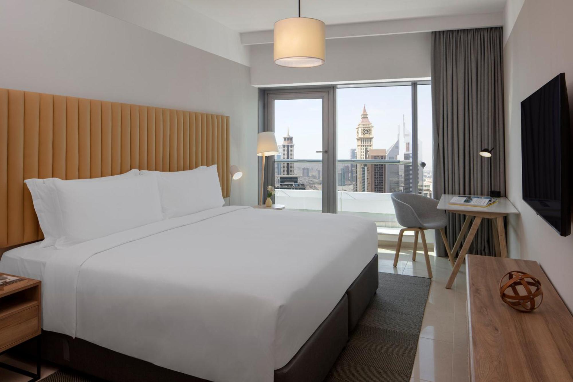 Suite con 3 Camere da Letto e Balcone