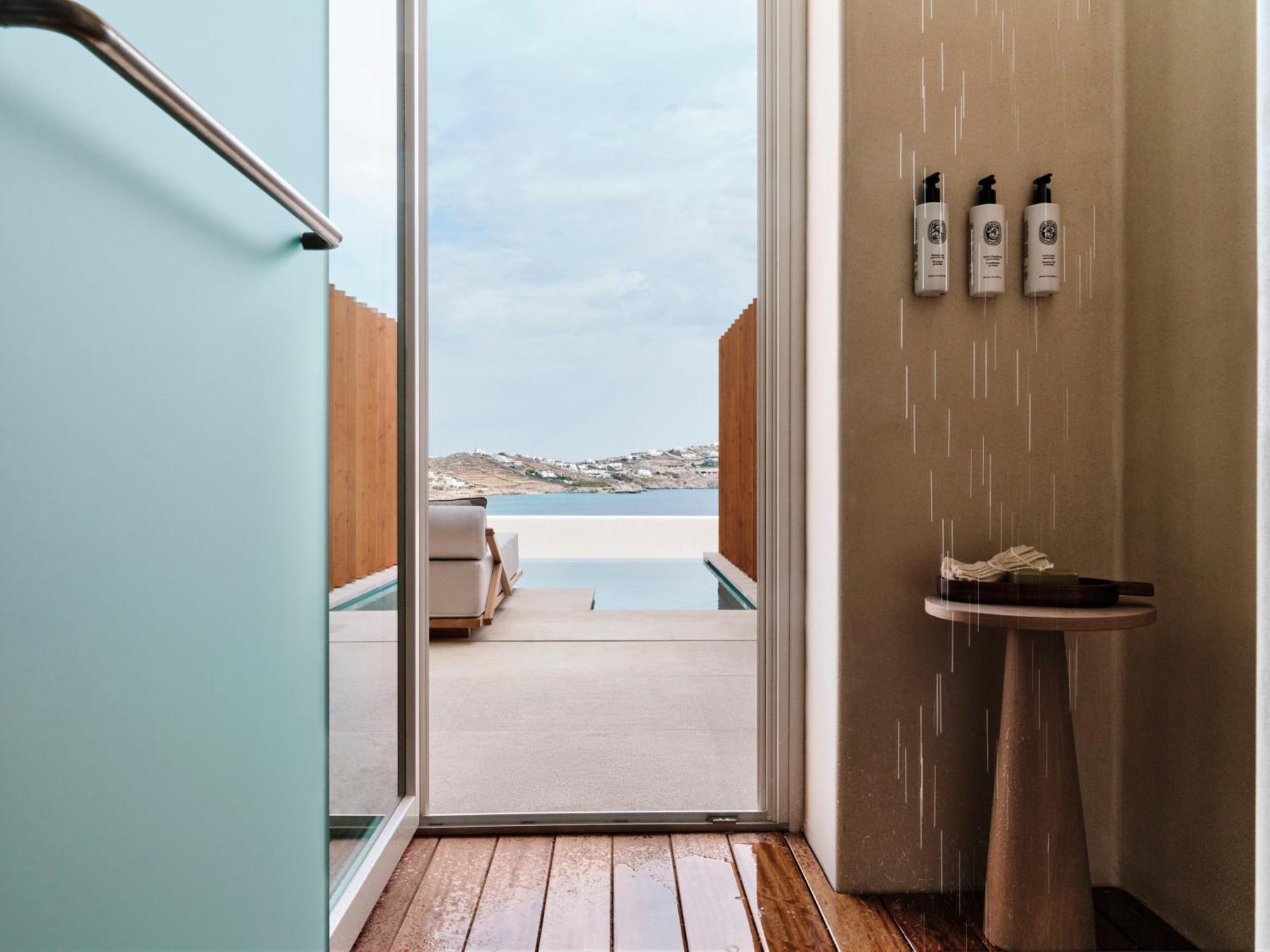 The Coast Grand Two Bedroom Suite with Pool and Sea View
