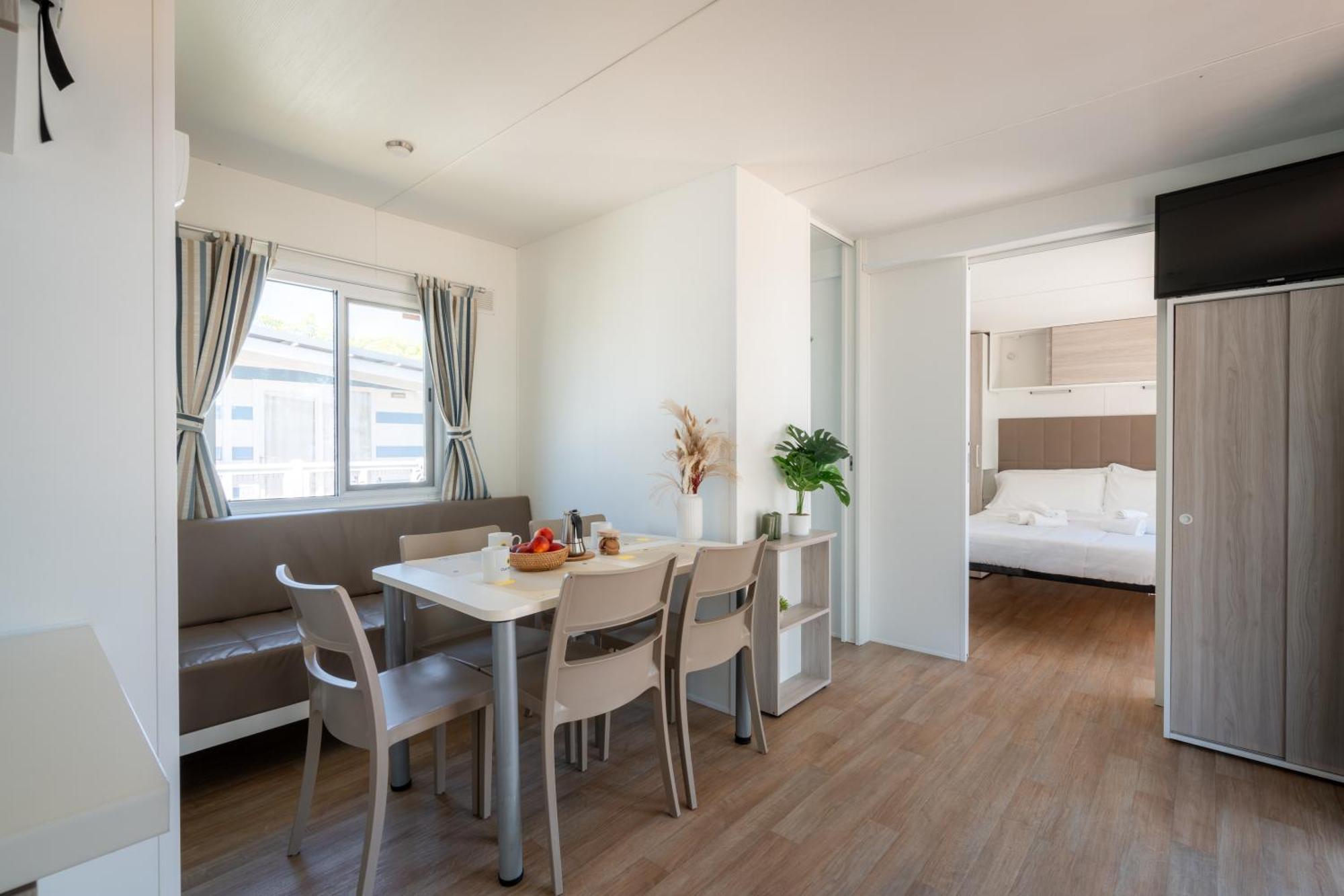 Junior Suite - Sea Front - Pet not allowed