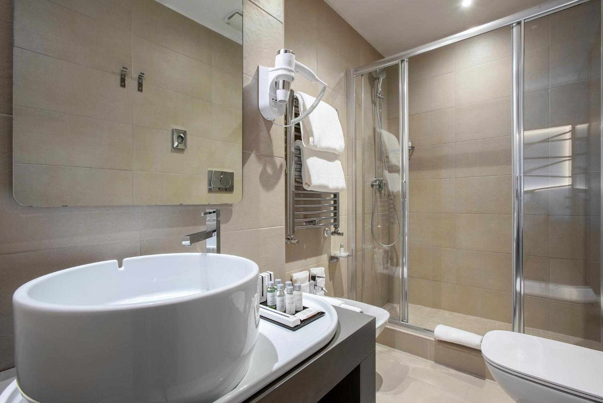 Classic Triple Room,1768567454:JPEG