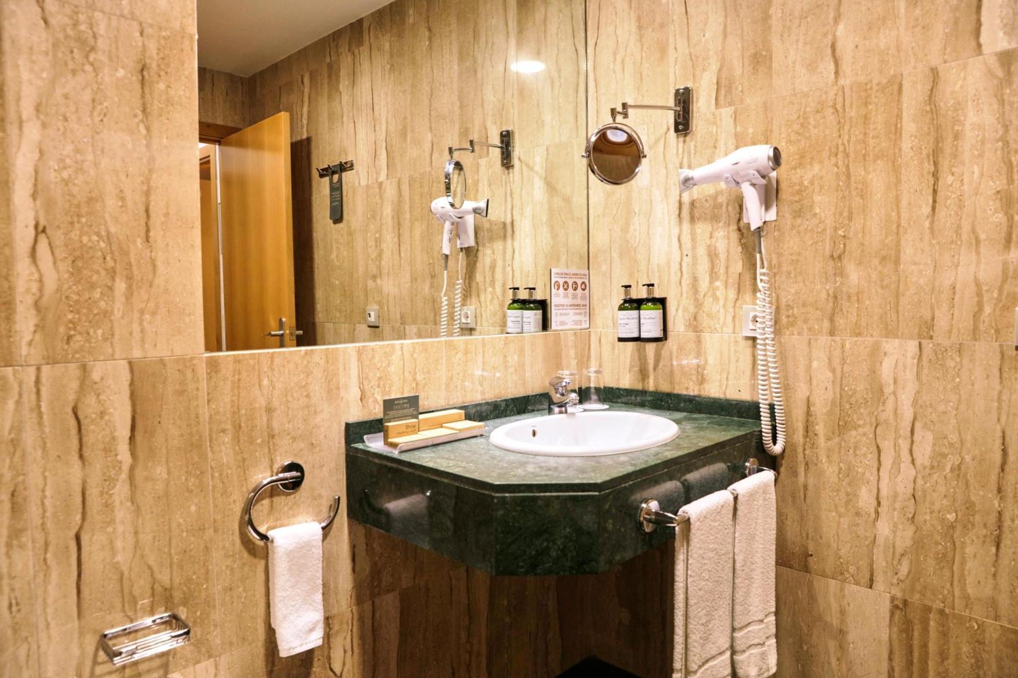 Budget Single Room,1697787128:JPEG
