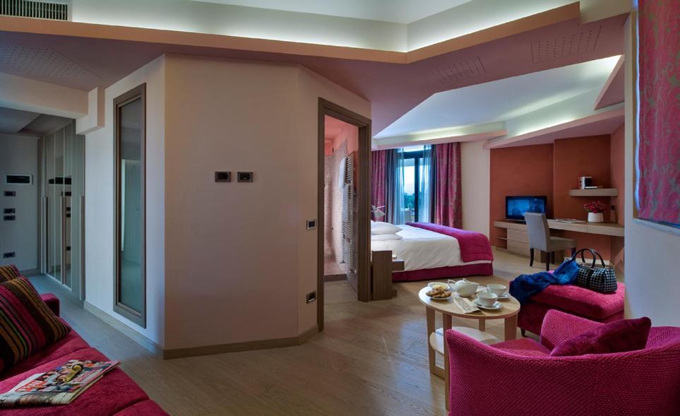 Deluxe Room,1698869767:JPEG