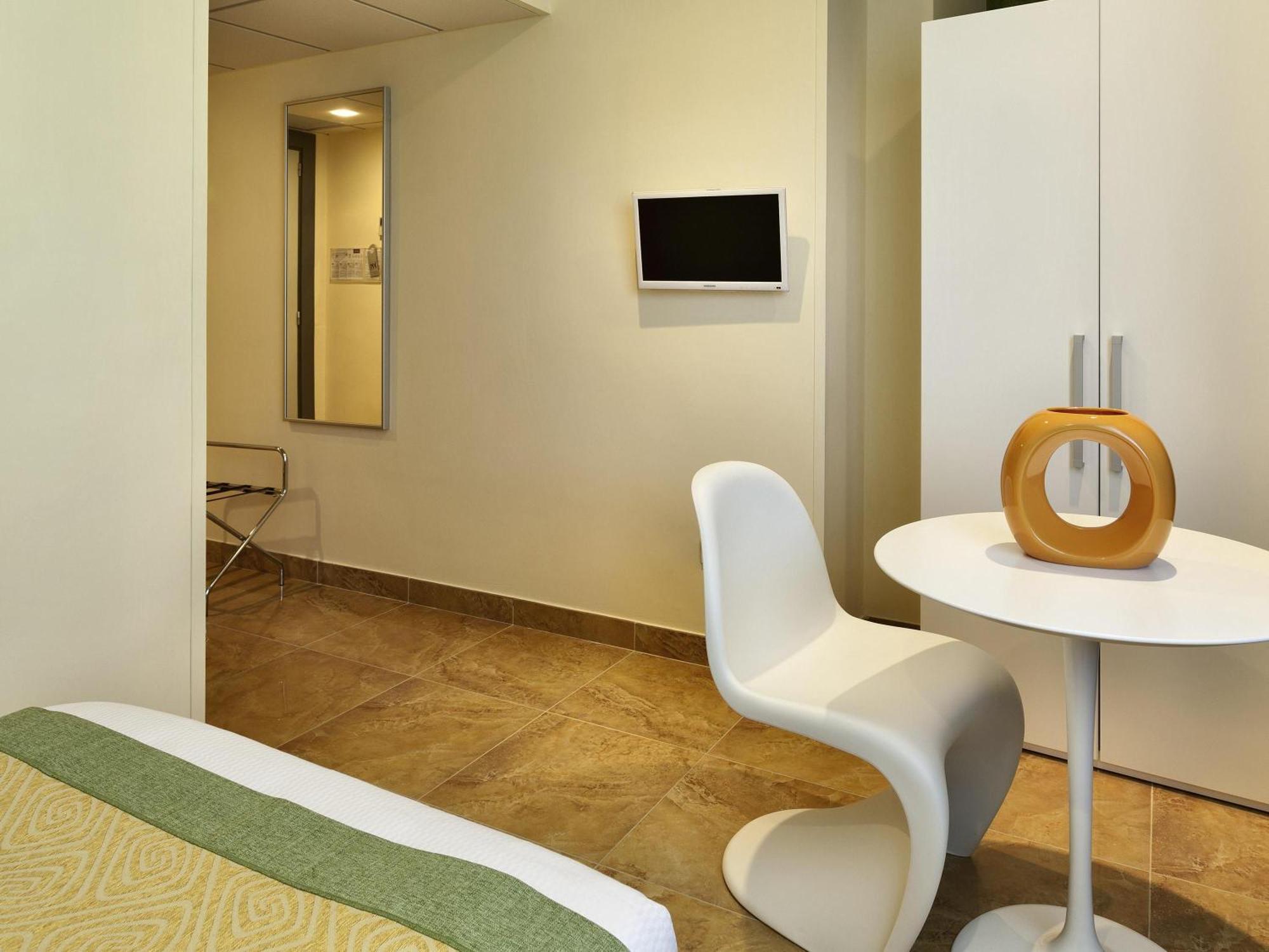 Single Room,1765159996:JPEG