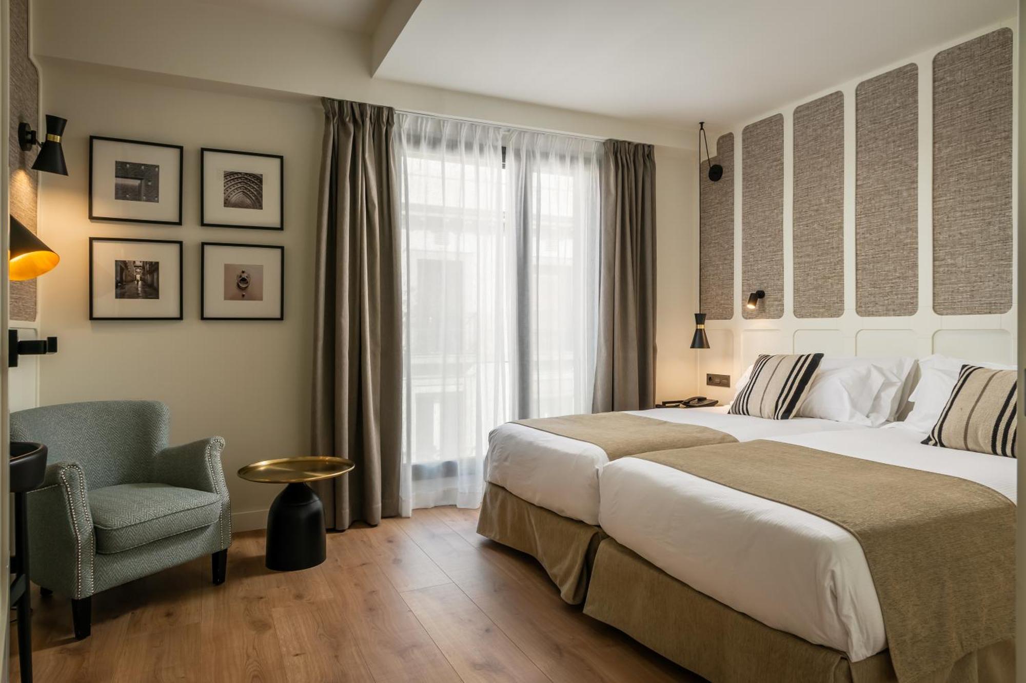 Twin Room,1705562348:JPEG
