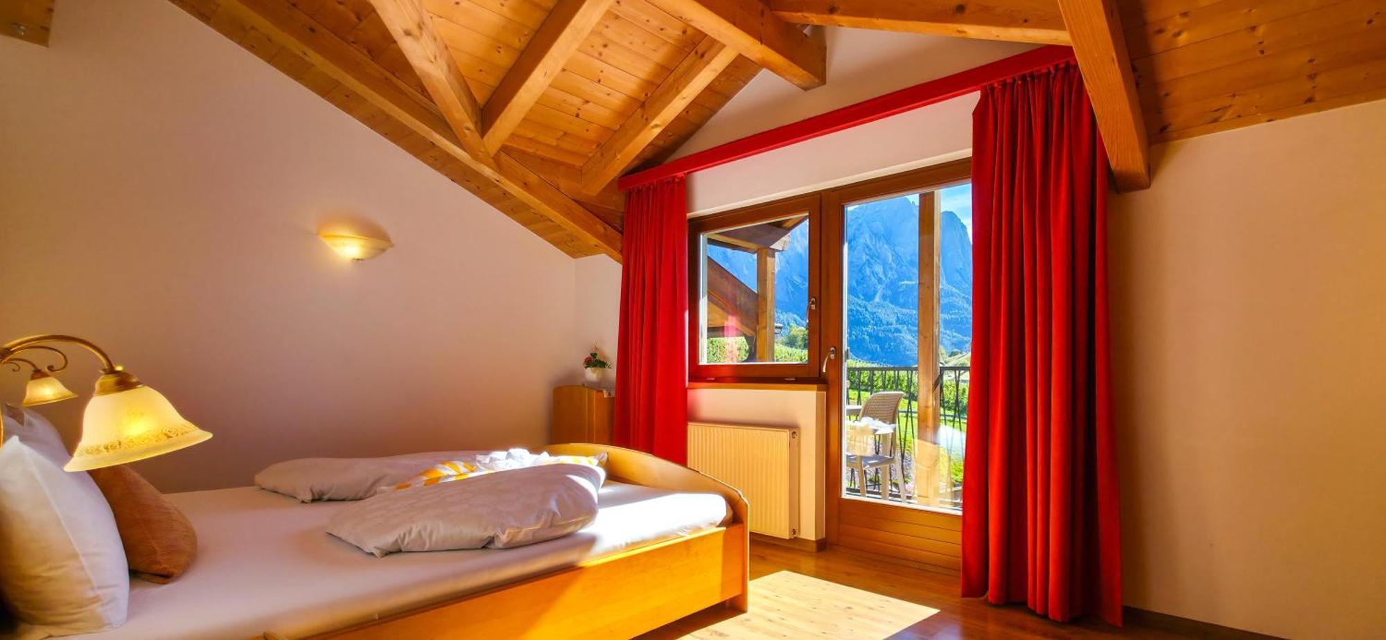 Appartamento con 1 Camera da Letto, Balcone e Vista Montagna