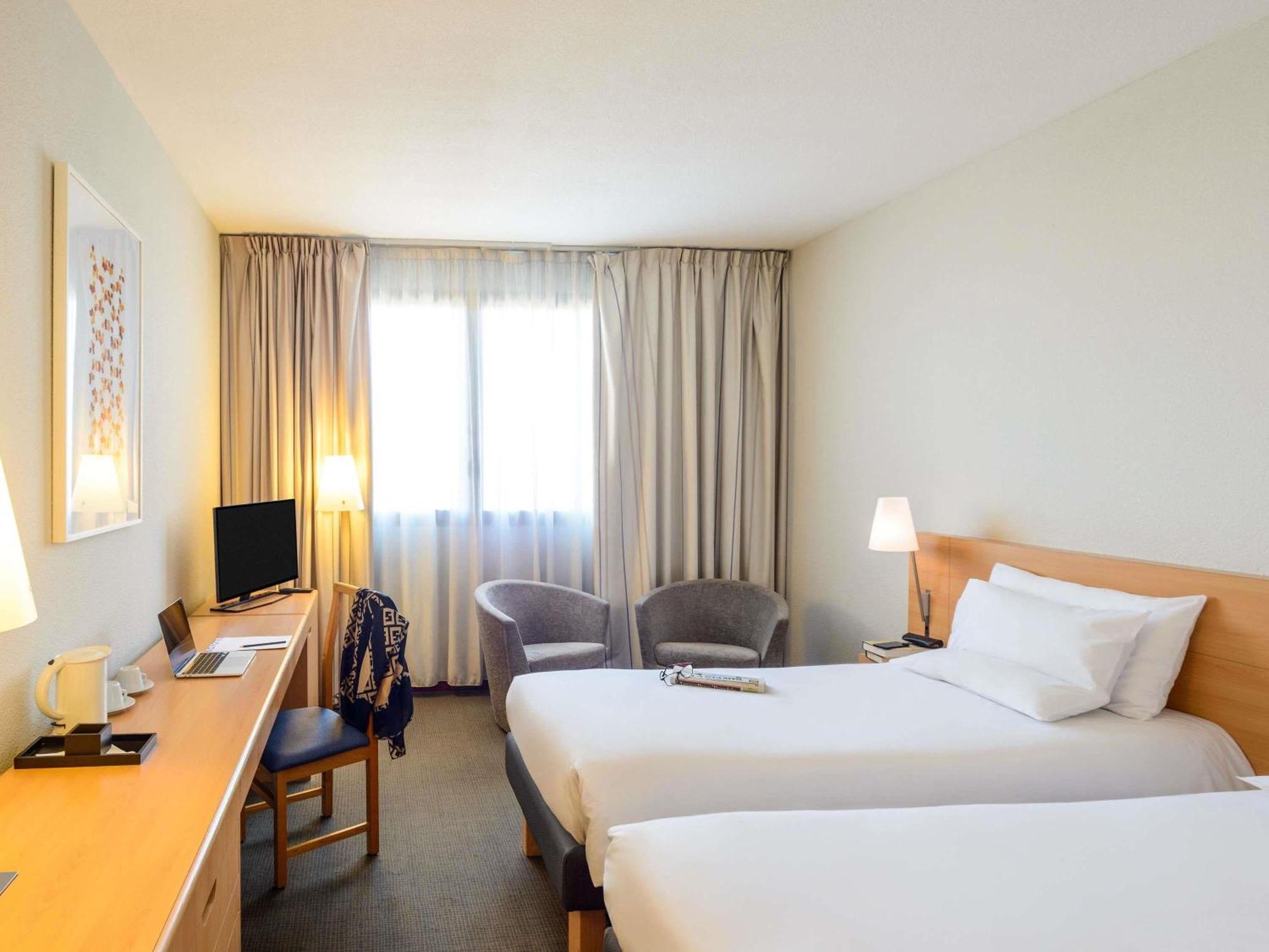Twin Room,1729992260:JPEG