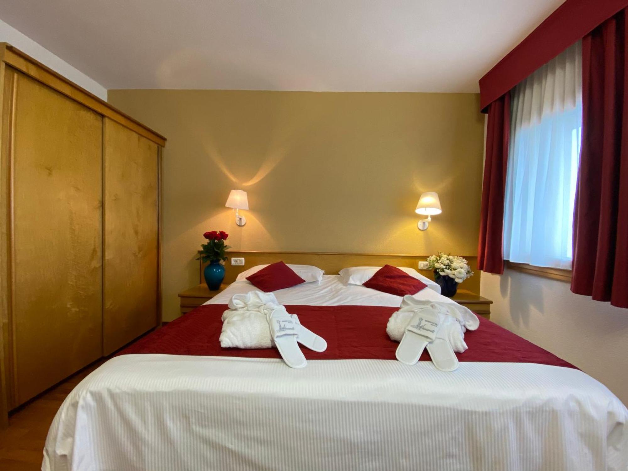 Double Room,1739410674:JPEG