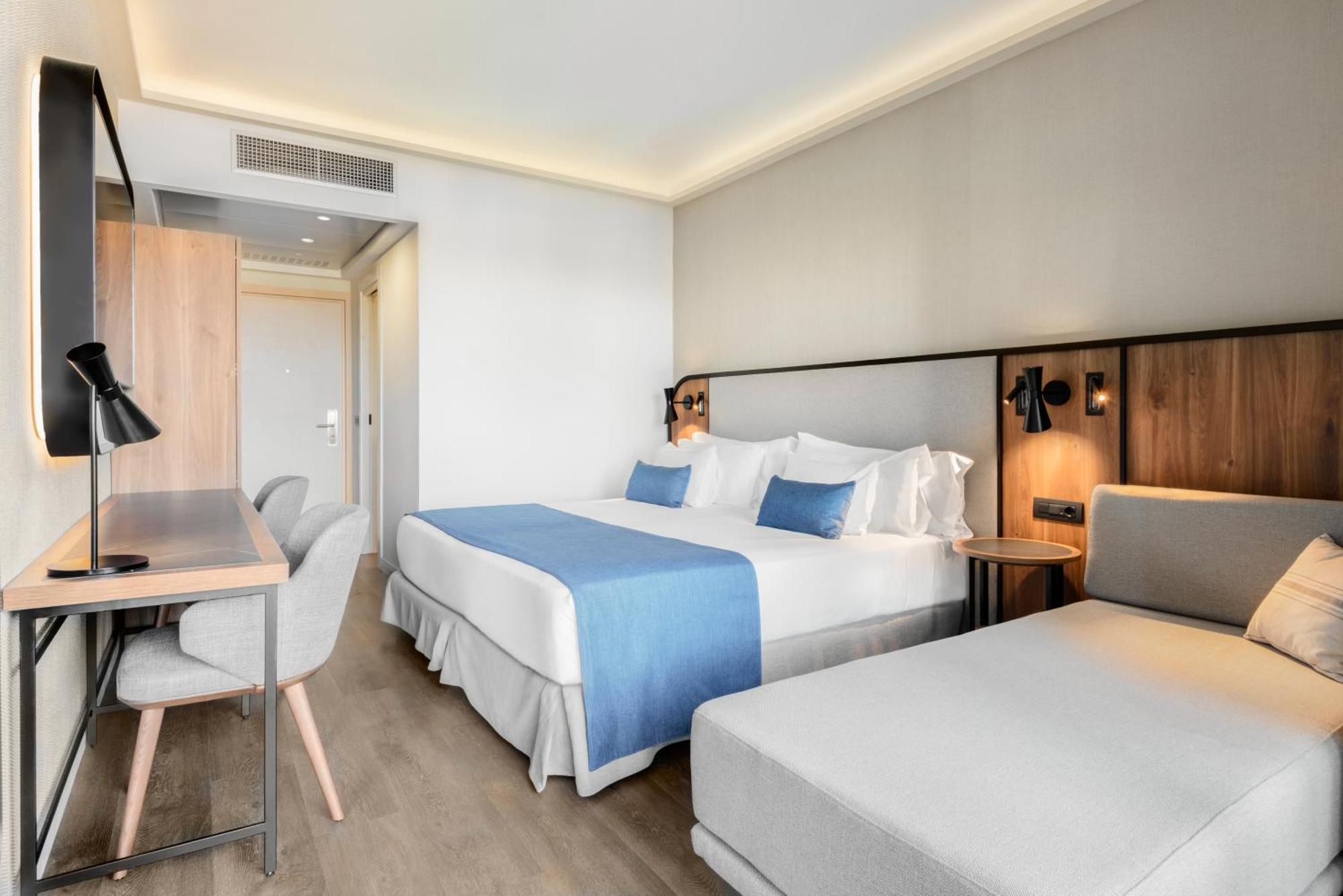 Deluxe Double Room with Extra Bed,1743662728:JPEG