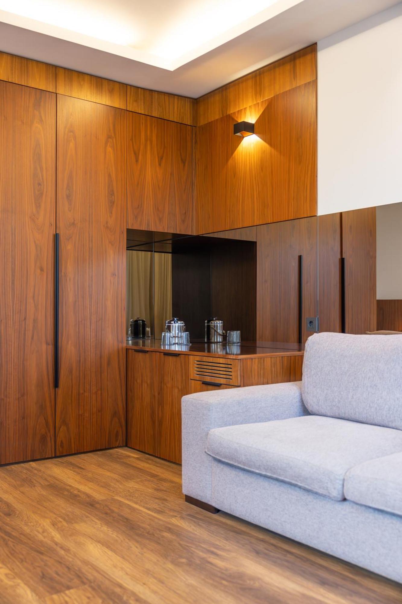 Junior Suite,1758275106:JPEG