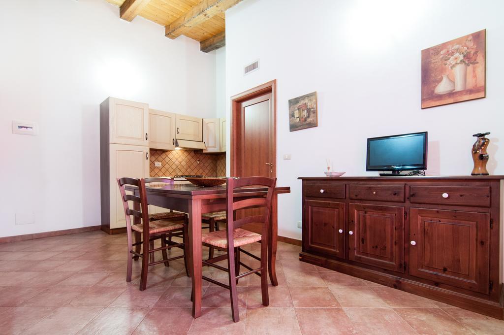 One-Bedroom Apartment,178243239:JPEG