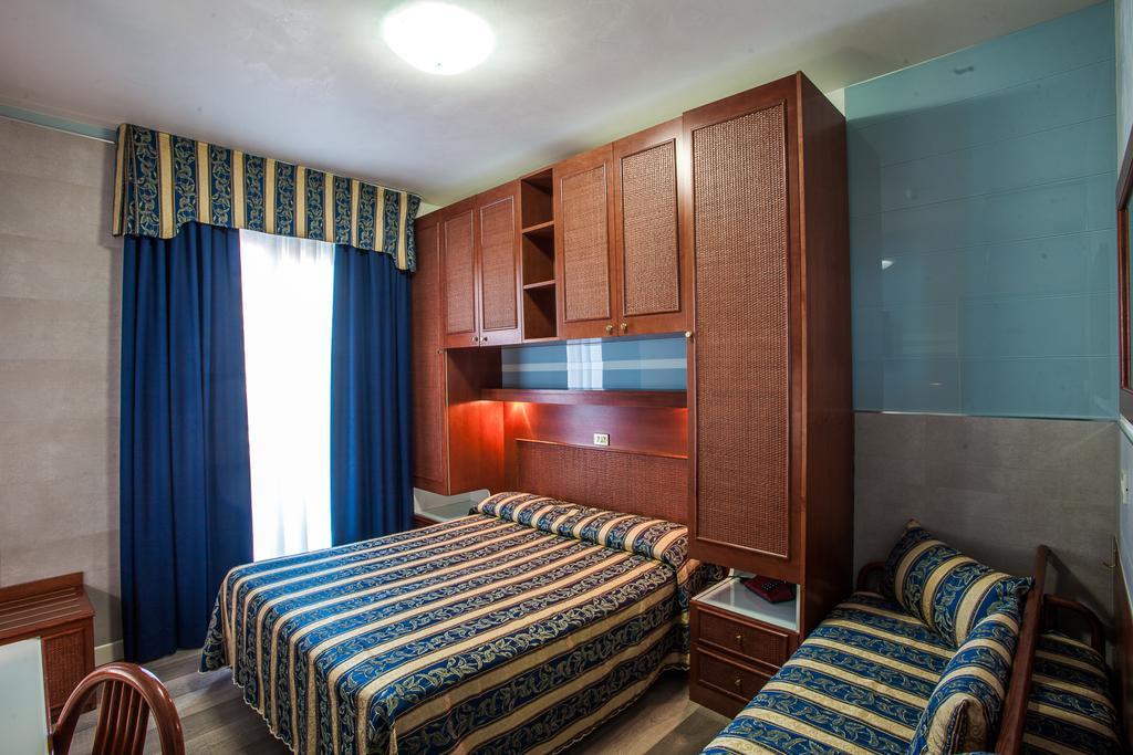 Triple Room access to the Beach,724007674:JPEG