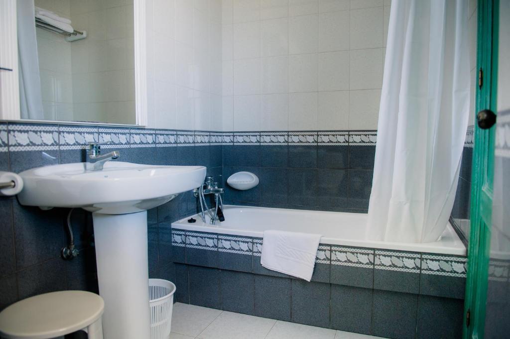 Habitación Triple (2 adultos + 1 niño)