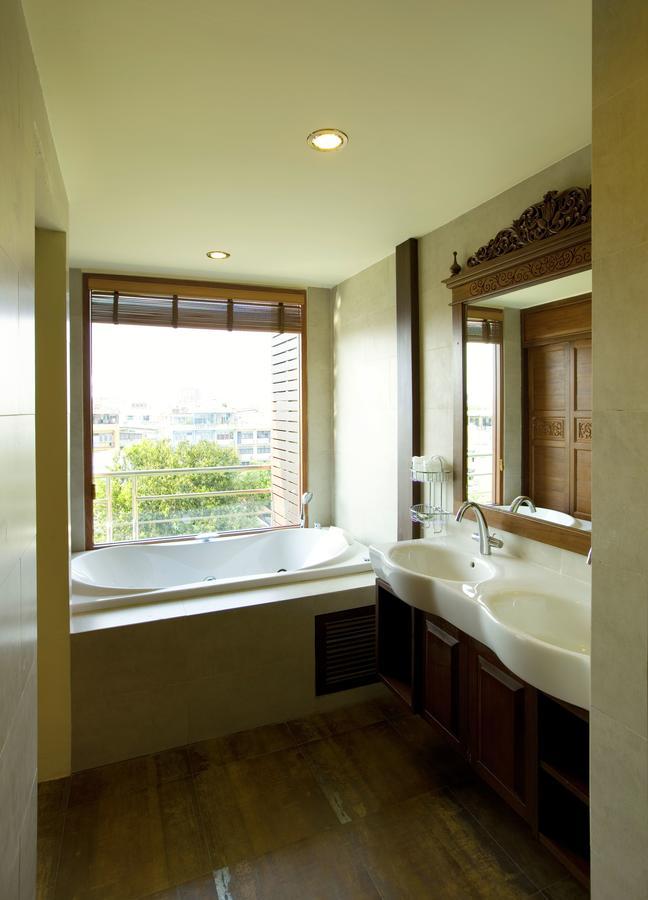 Suite Room Main Building,572123748:JPEG