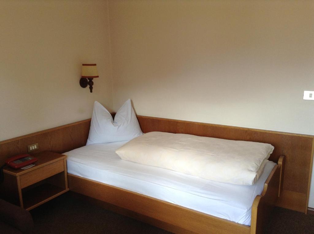 Single Room,57777940:JPEG