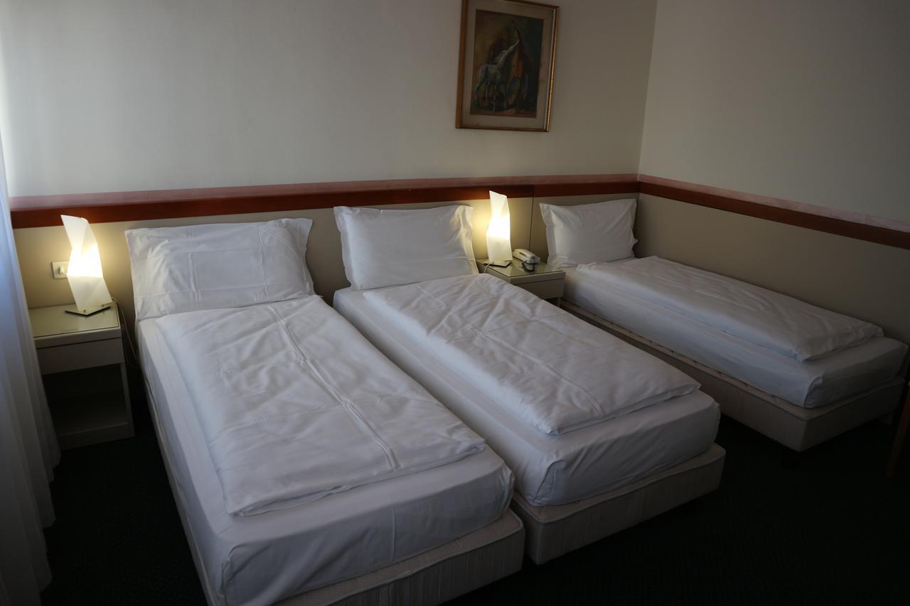 Standard Triple Room,631397475:JPEG