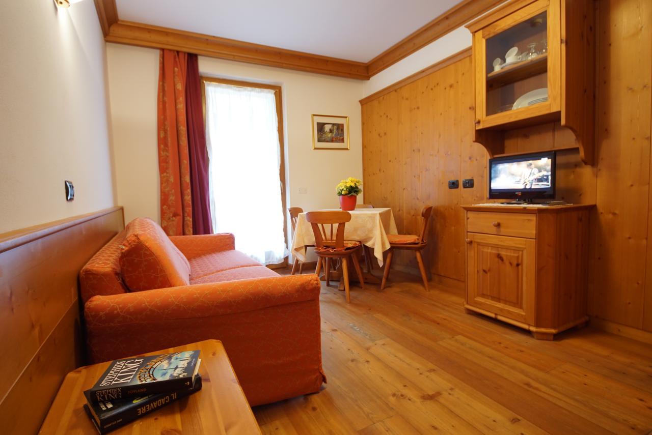 One-Bedroom Apartment,632987394:JPEG