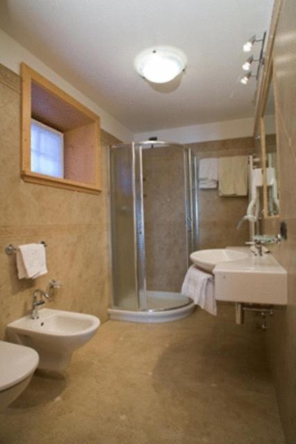 Double or Twin Room,1218285724:JPEG