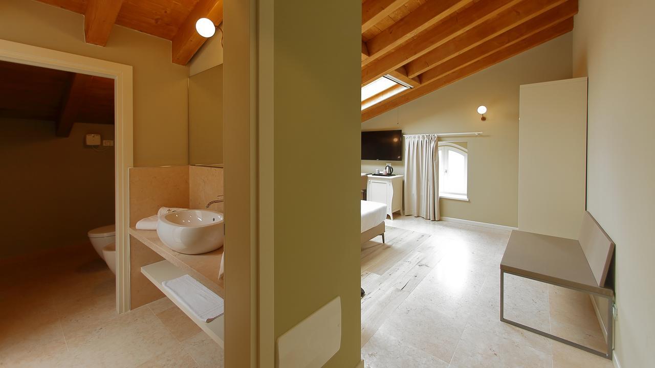 Junior Suite,1559765368:JPEG