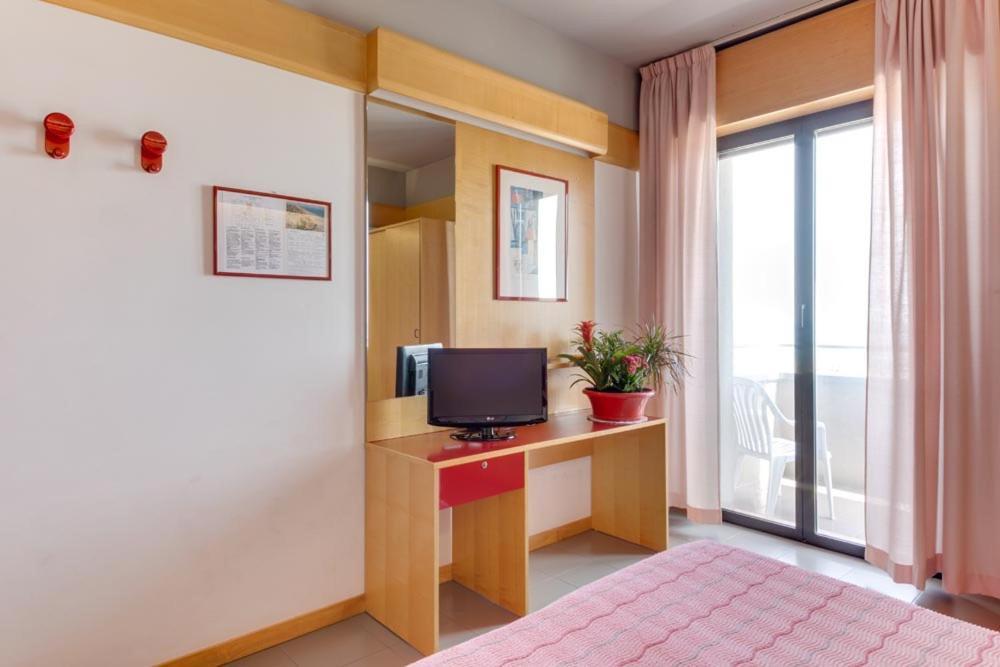 Triple Room Sea View,945877441:JPEG