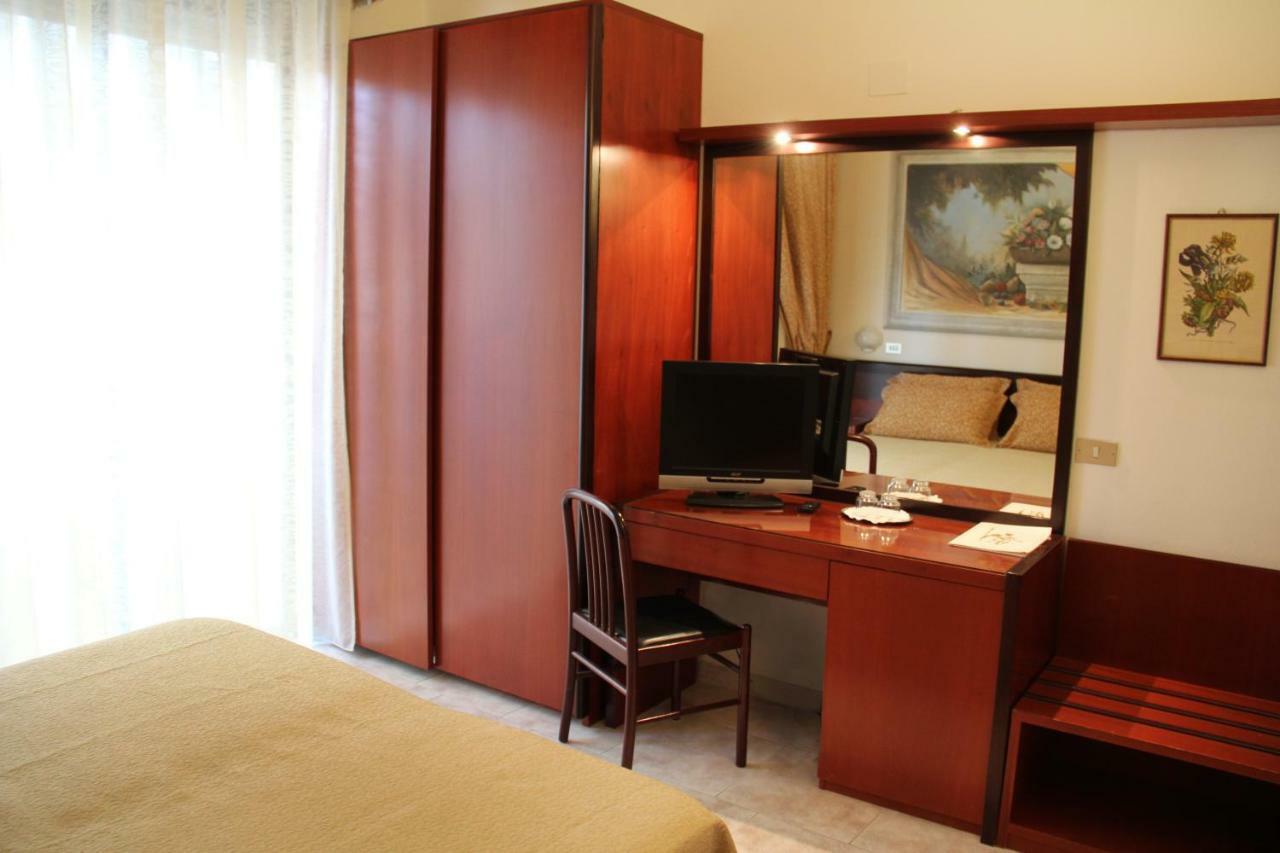 Double Room,1215982108:JPEG